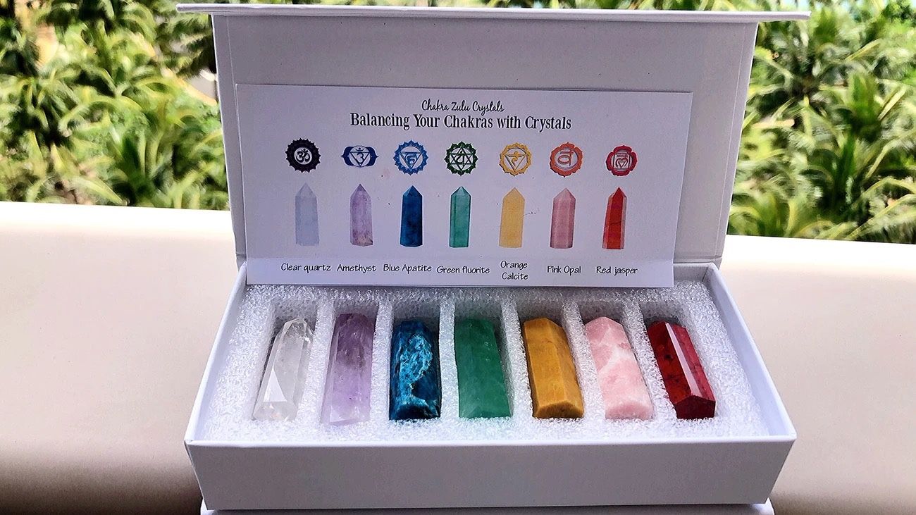 Natural crystal column raw stone specimen, single-pointed hexagonal column, children's gift box.