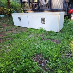 Weather Guard Metal Steel HI Side Tool Box In Great Working Conditions 