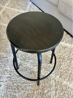 Adjustable Swivel Bar Stool