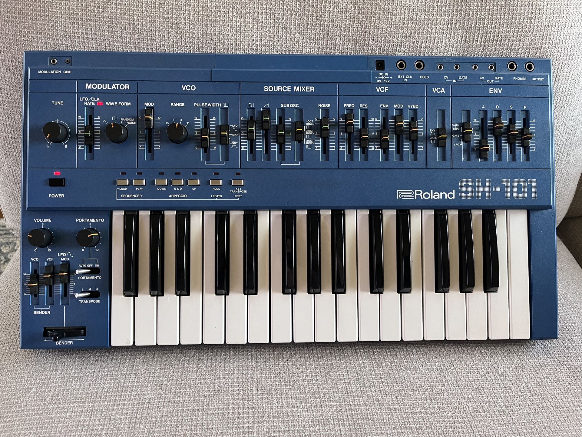 Roland Sh-101 Synthesizer Blue Rare