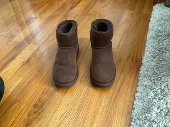UGG- WOMEN’S