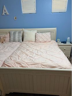 Full size bed with mattress