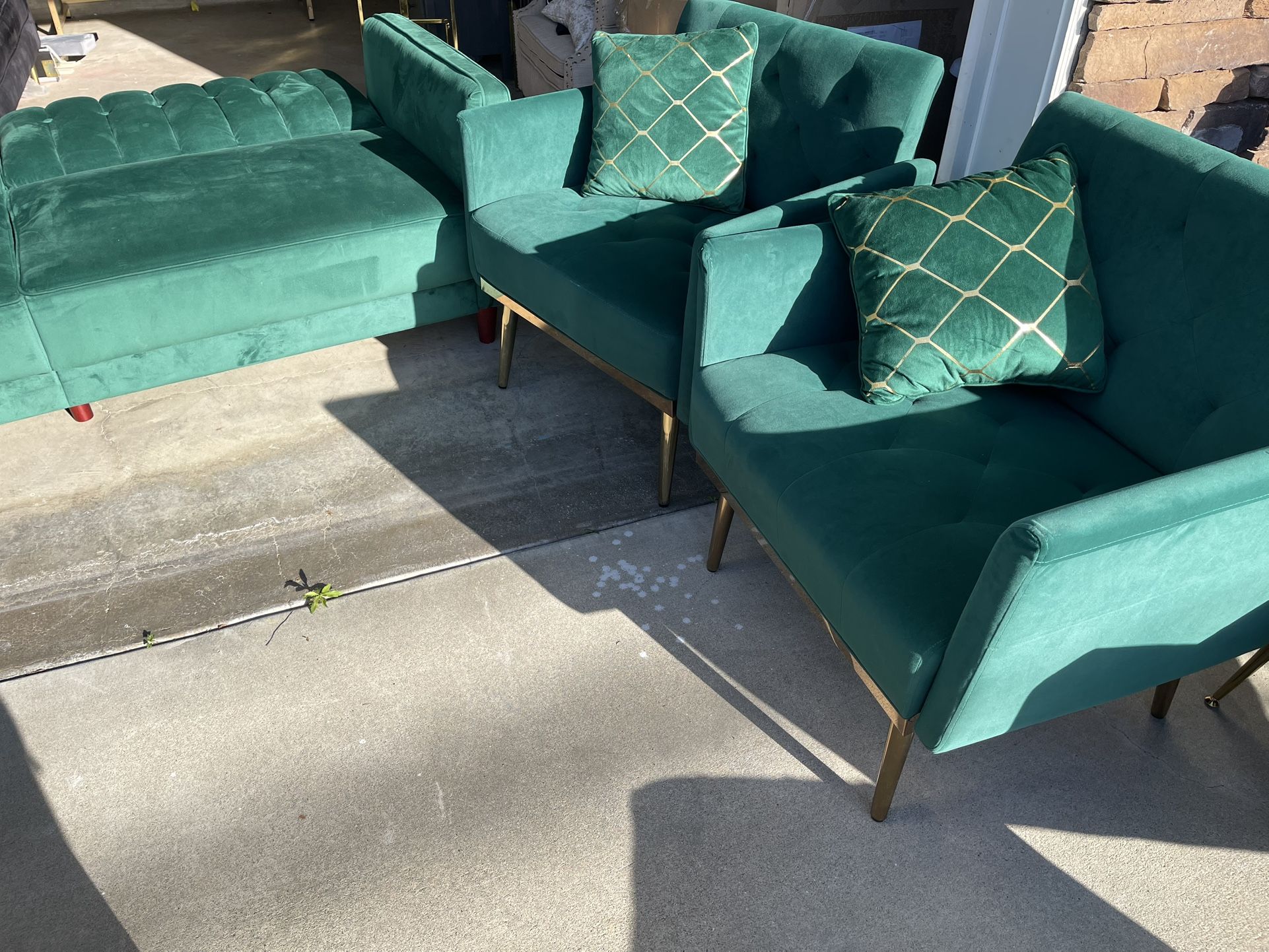 Sofa bad And Matching Armchairs