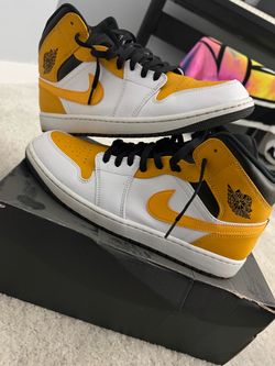 Air Jordan 1 Mid Yellow Ochre Sneakers