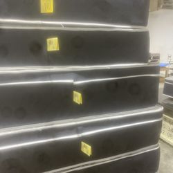 Full Set New In Plastic Free Delivery In Atlanta 