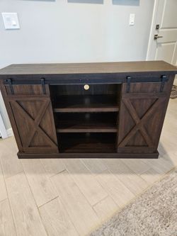 Entertainment center