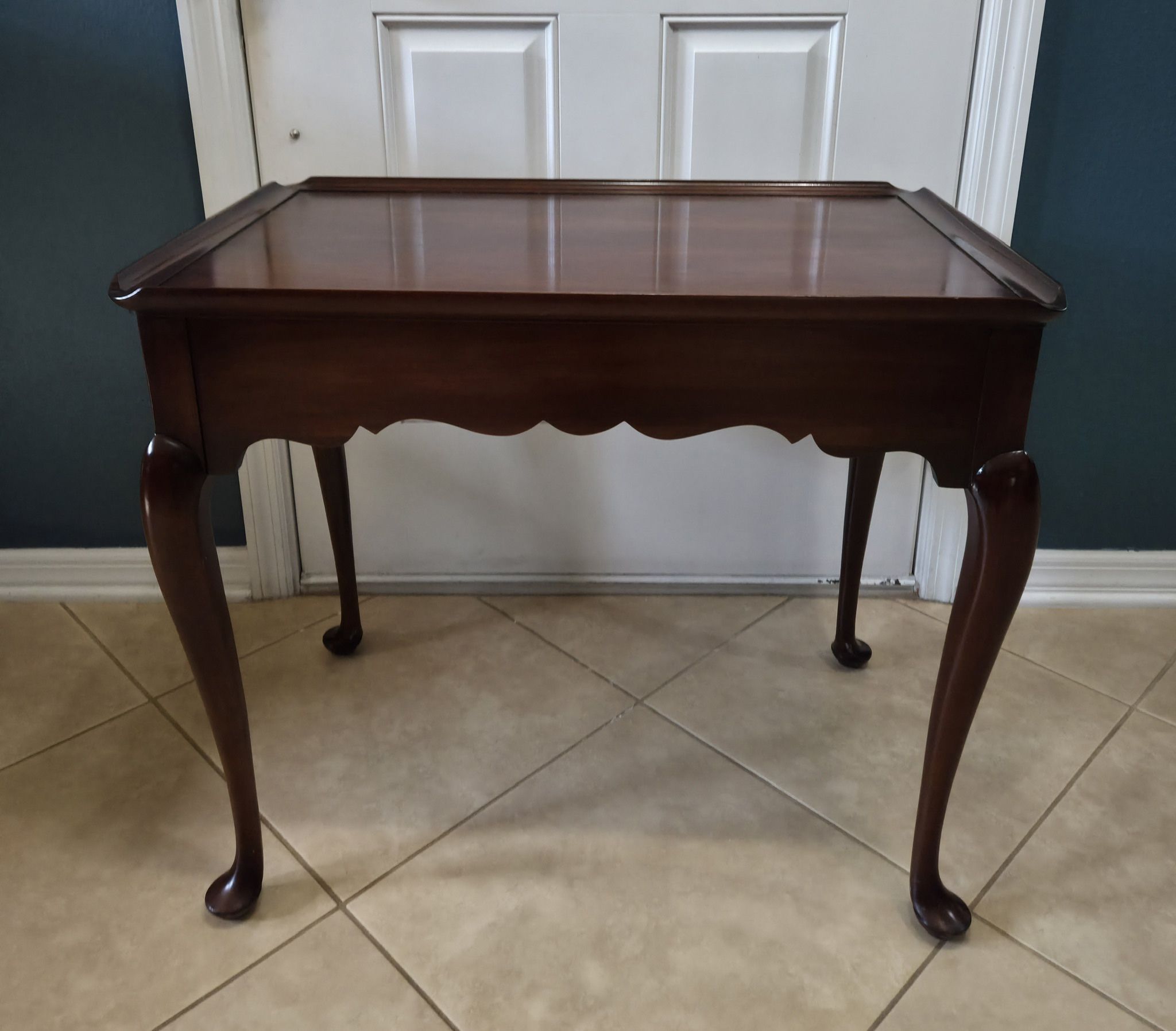Vtg Statton Cherry Wood Queen Anne Georgian Tea Table w/ Pull Out Candle Trays