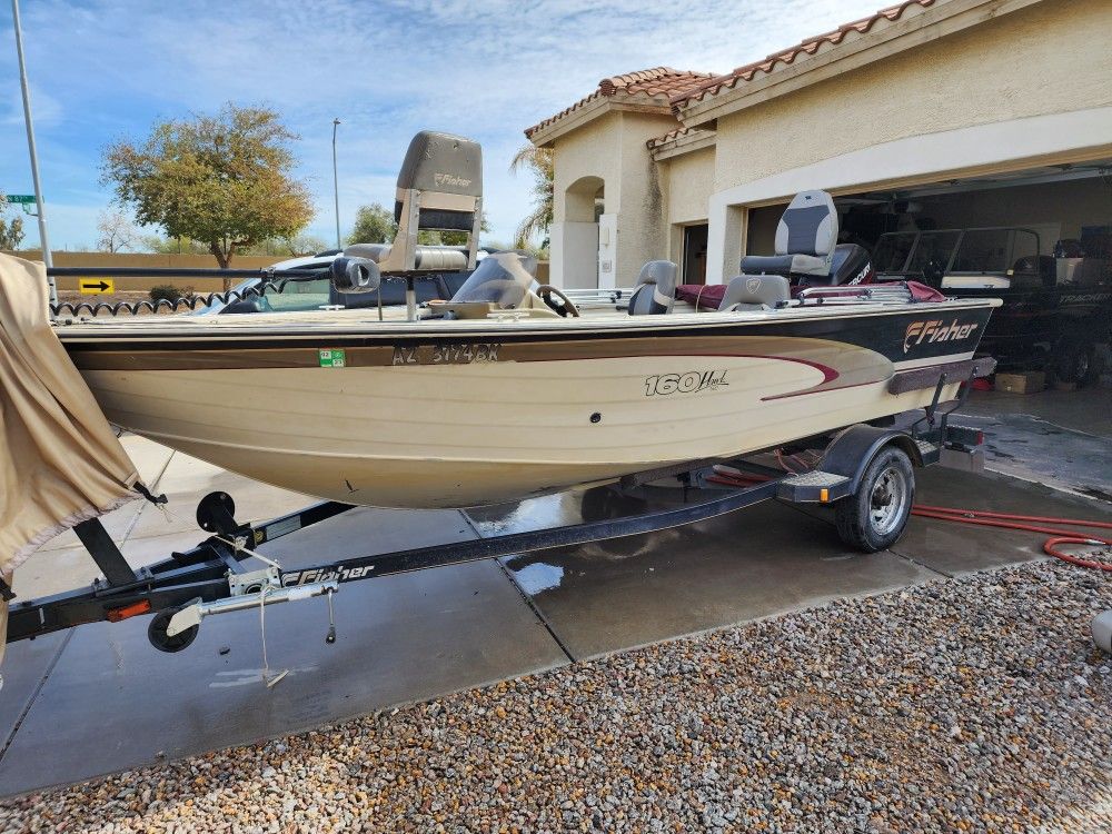 BOAT ALUMINUM FISHER