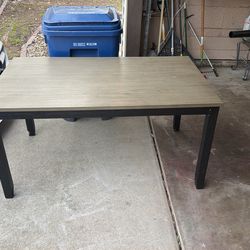 Free Dinning Table