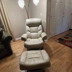 Stressless Recliner/Chair & Ottoman 