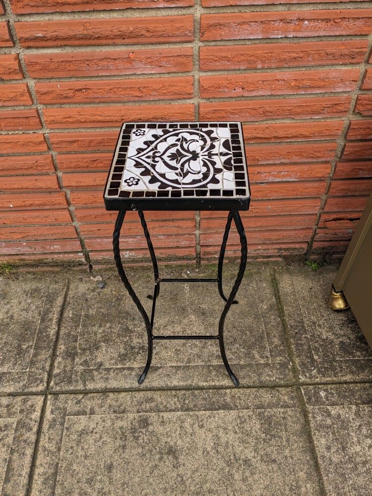 Black Tile Top Metal Plant Stand