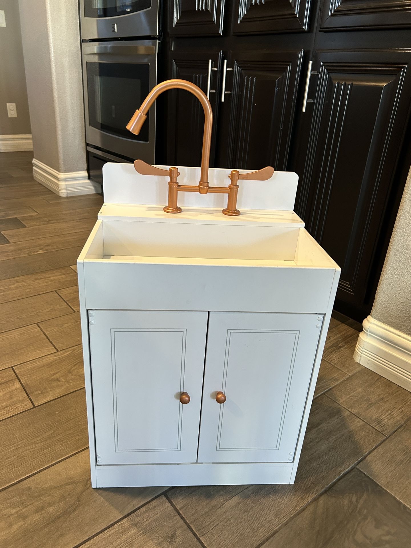 Playhouse Cabinet With Sink And Faucet