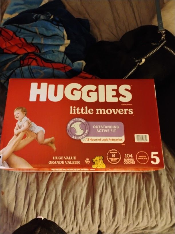HUGGIES  SIZE 5 