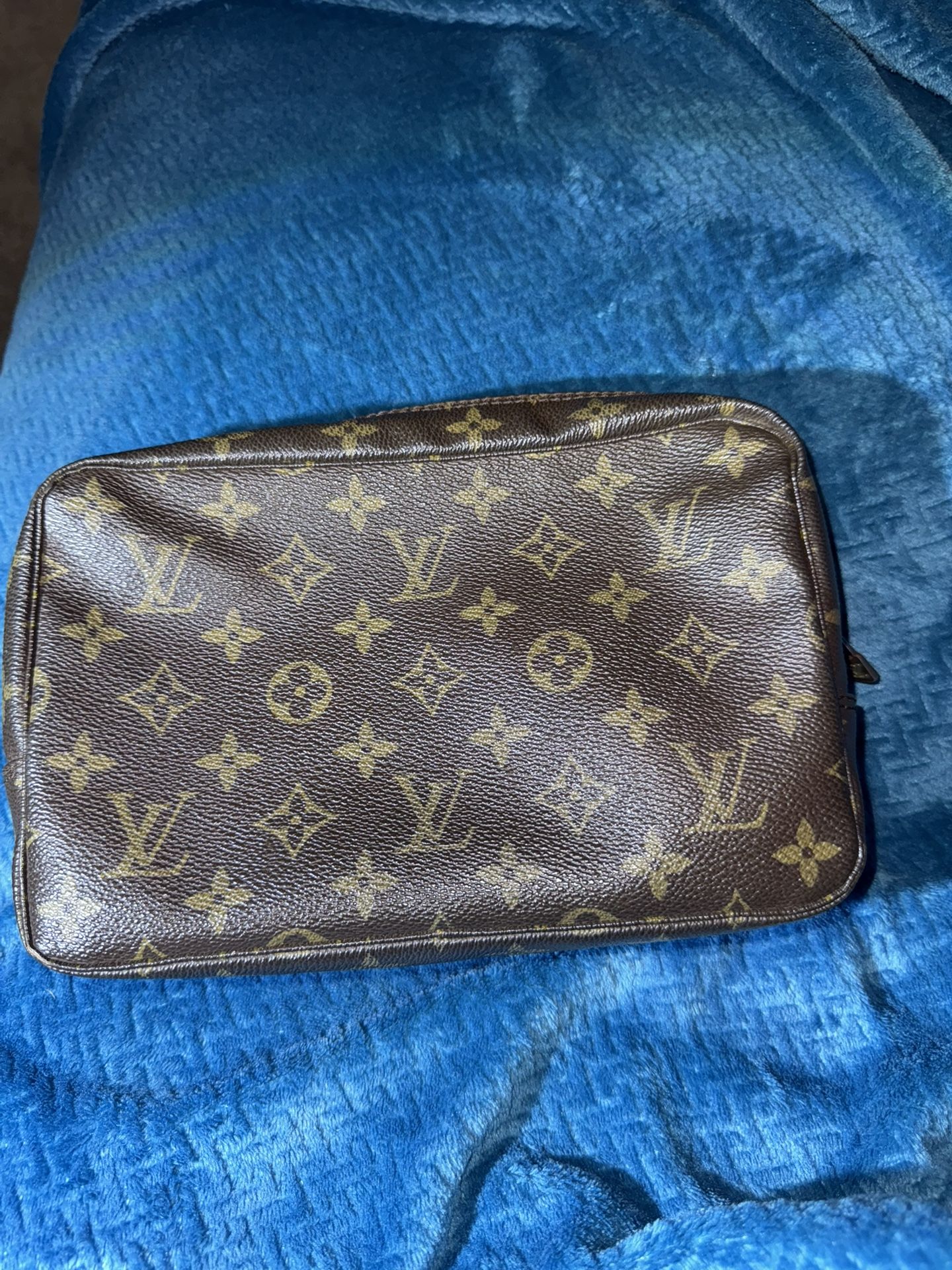 Louis Vuitton Trousse 26 Pouch