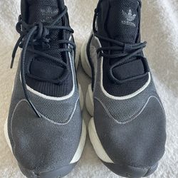 New Kids Adidas Crazy Gray/white Size 7 