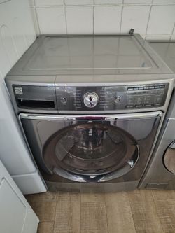 Kenmore elite super mega washer In Excellent Working Condition