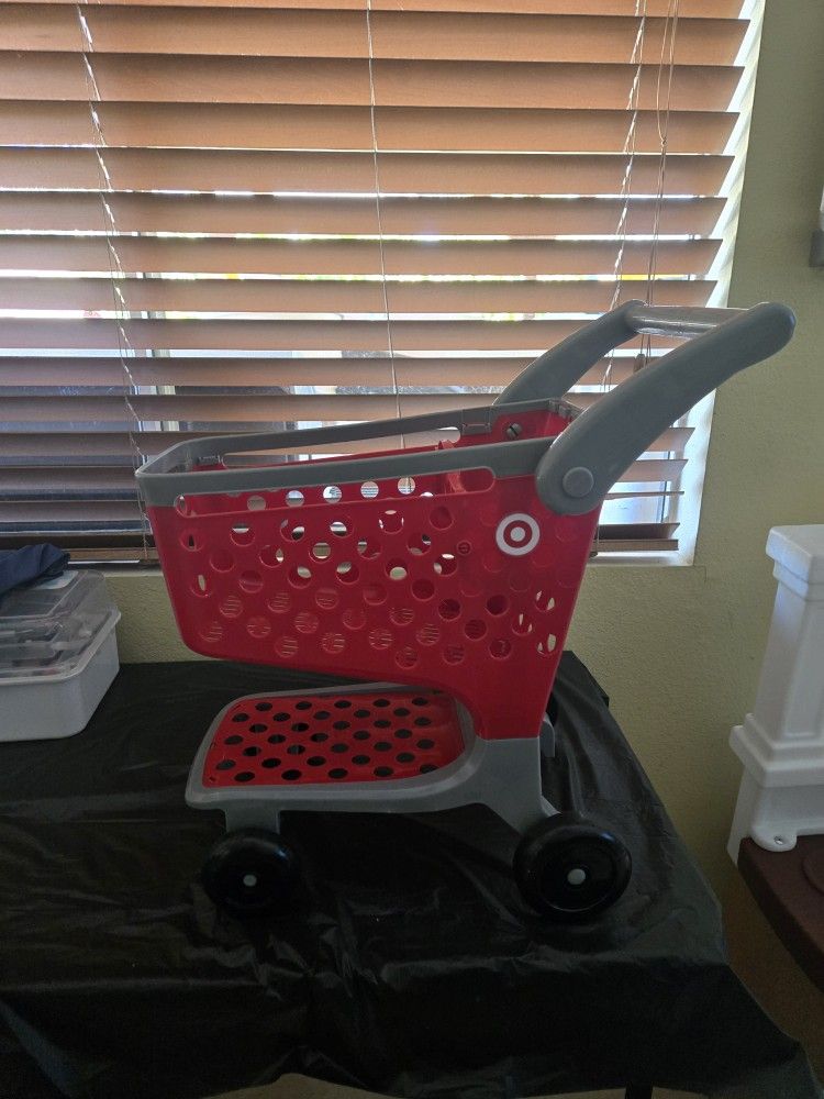 Target KIDS shopping Kart