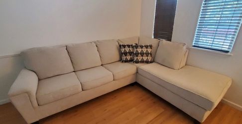 Sectional With Chaise