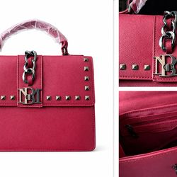 Red Studded Handbag Crossbody Purse Chain Strap Designer Style Chic/Bolso Rojo con Tachuelas Convertible Crossbody Cadena Estilo Elegante