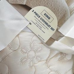 King 3-Piece Quilted Coverlet Set – Elegant Cream Floral Design