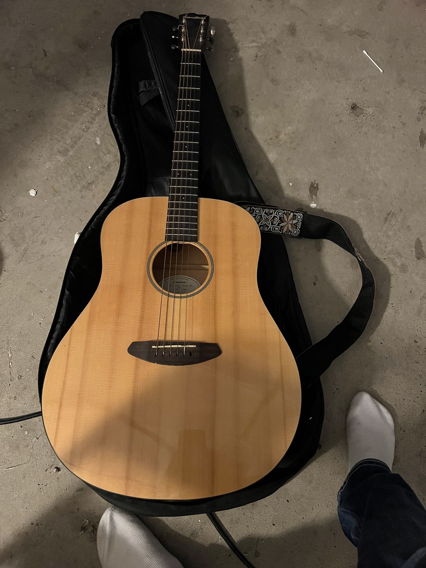Breedlove Discovery Dread Acoustic Guitar