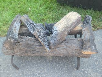 Gas fireplace logs
