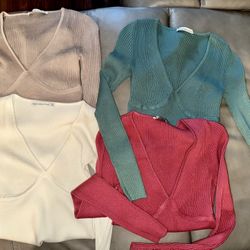 Abercrombie women’s long sleeve bodysuit size XS.
