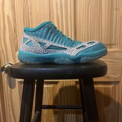 Jordan Ie 11 Lows Size 9.5