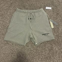 Essentials Shorts 