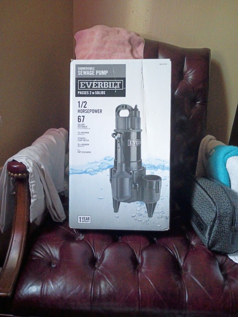 Brand New Everbilt Submersible Sewage Pump
