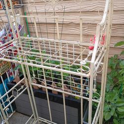 Folding Metal Plants Shelf 