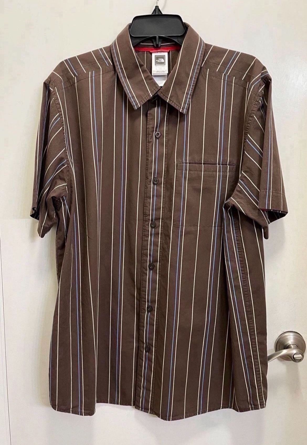 Price Just Dropped : THE NORTH FACE Men's Cotton Button-Up Shirt - Size Large (Pick up๐ In Bellevue) *Check out my Other Posts ๐