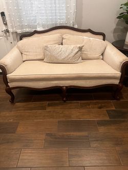 Thomasville settee