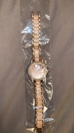 Rose Gold Watch, with Engraved Diamonds Women sized. (Unopened)