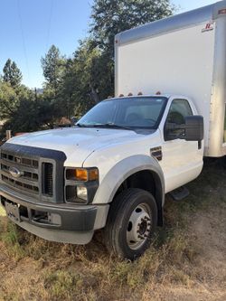2010 Ford F550  with Aluminum lift gate