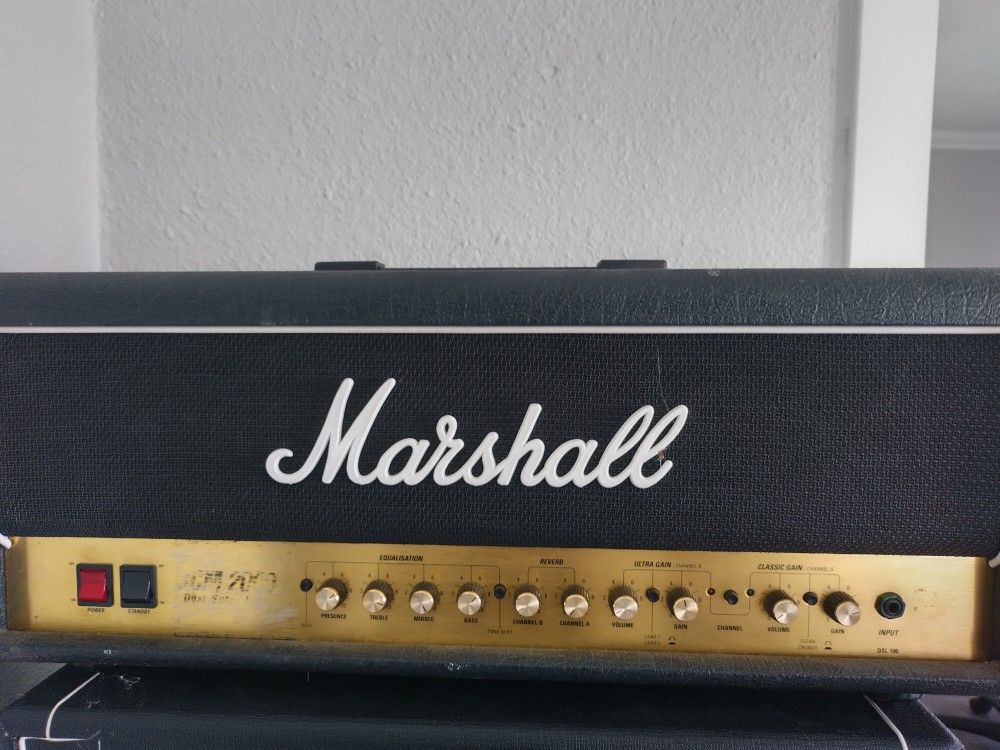 Marshall JCM 2000 DSL 100