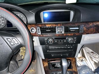 BMW 328xi radio stereo & control