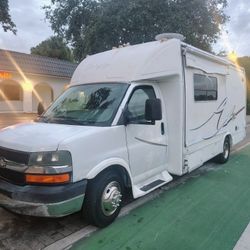 2004 Chevrolet Express 3500 Forest River Lexington 24FT 12k Miles