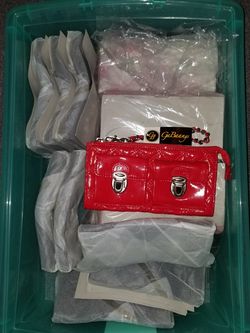 Wallet wristlets