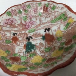 ANTIQUE KUTANI PORCELAIN SMALL 5” Dish