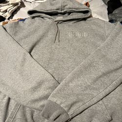 Large Women’s puma Sweater 