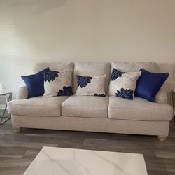 Couch W2 Tables Or Without 
