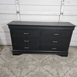 6-Drawer Dresser, Good Conditions 👍, Black Color, Measurement: Wide 58" × Deep 16" × Height 33"