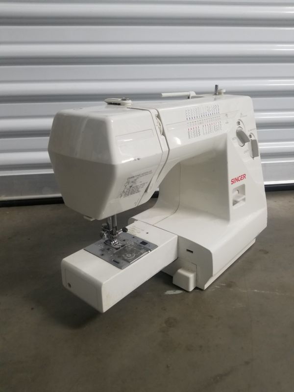 Vintage Singer Sewing Machine/Model 384 18024000/Made for Sears for