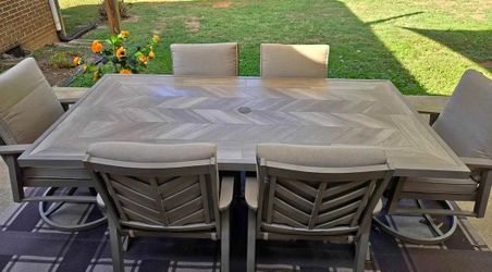 Sunvilla Harrington Outdoor Dining Set