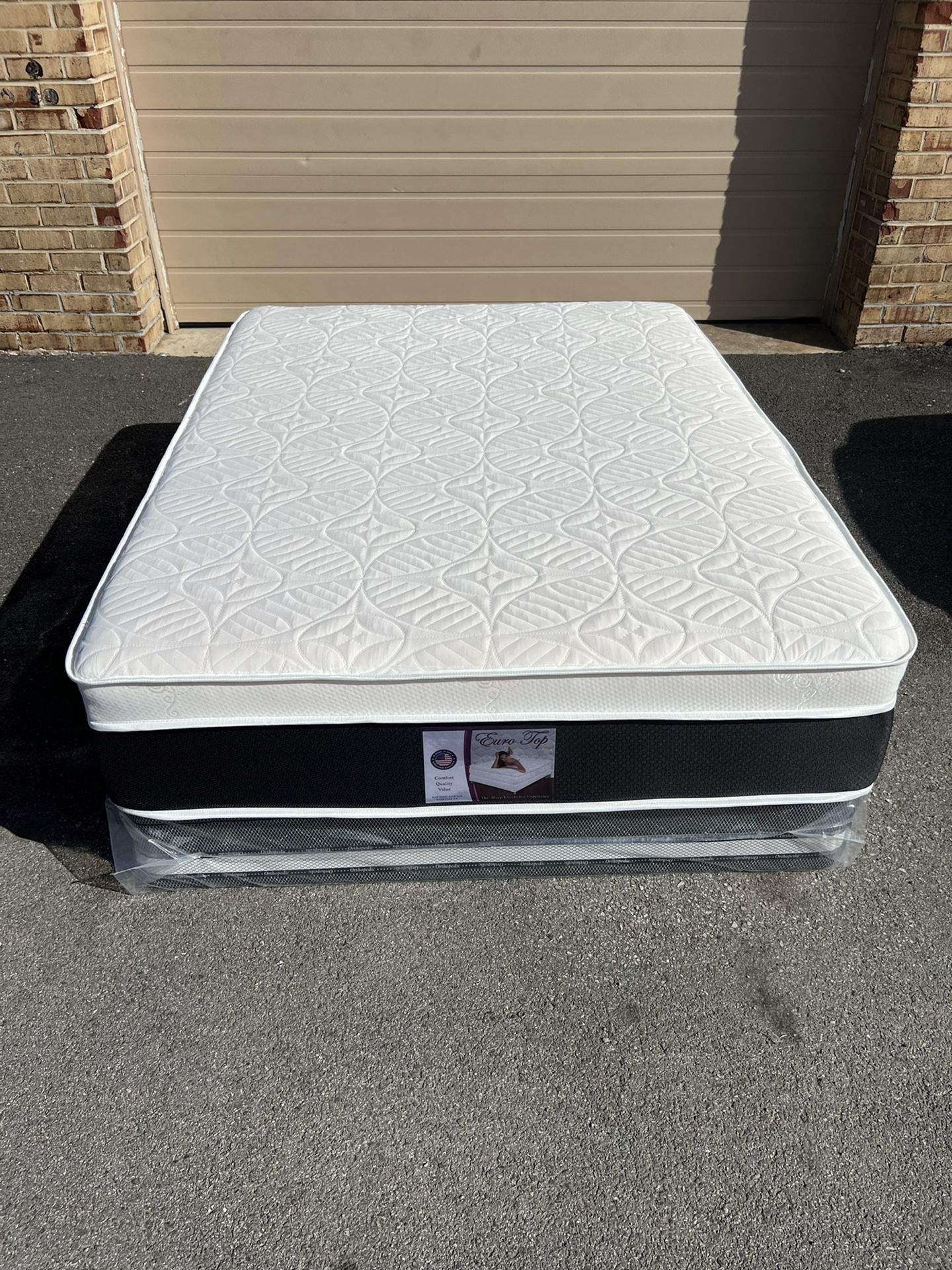 We have different sizes and different very comfortable prices. Ask for your mattress. It will be a pleasure to offer you same day delivery.