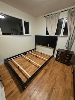 Queen frame/dresser