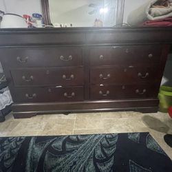 Queen bed and mirror dresser