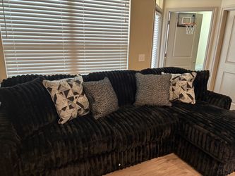 Midnight-Madness 2-Piece Sofa with Chaise