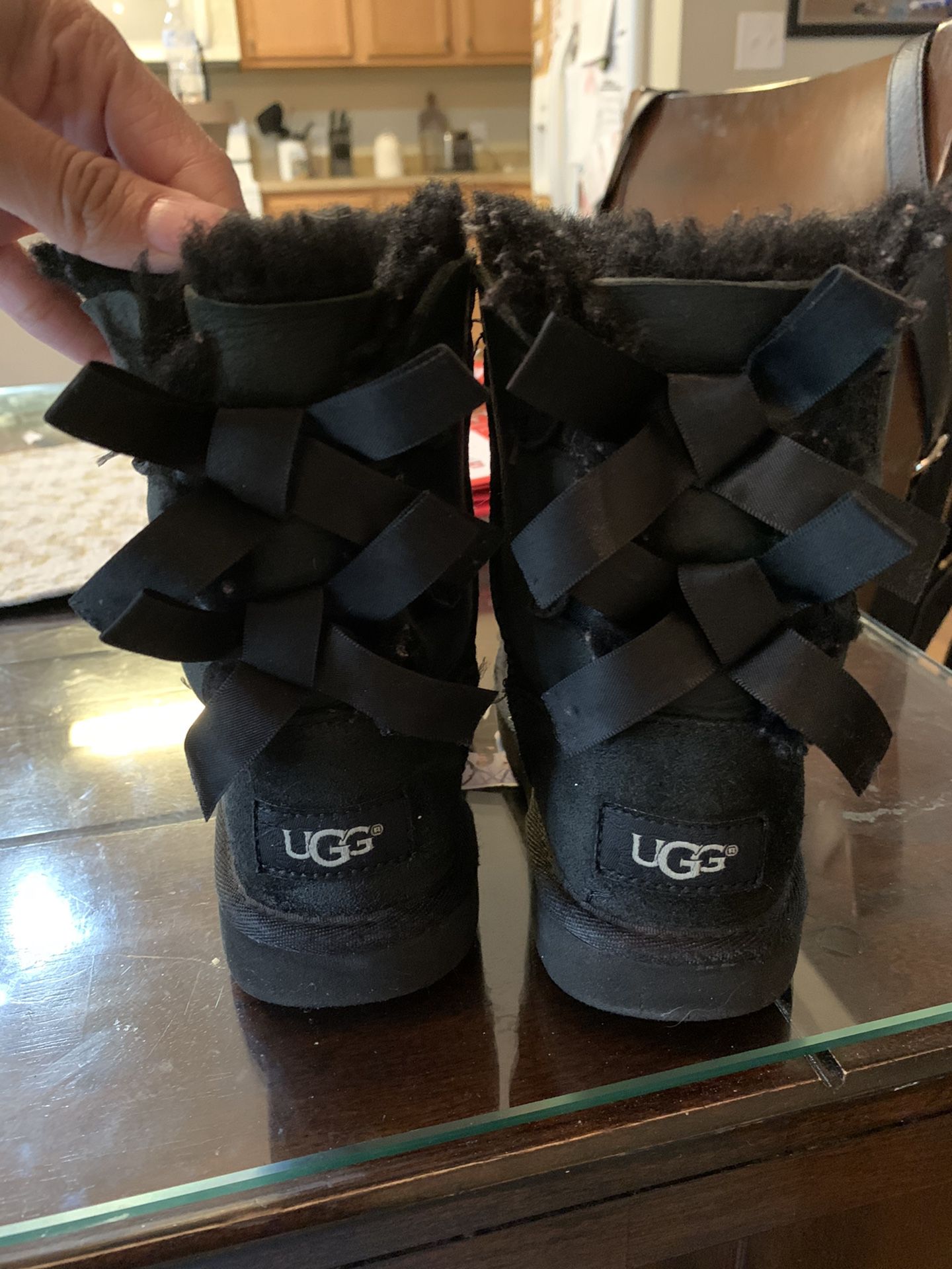 Ugg boots girl size 11